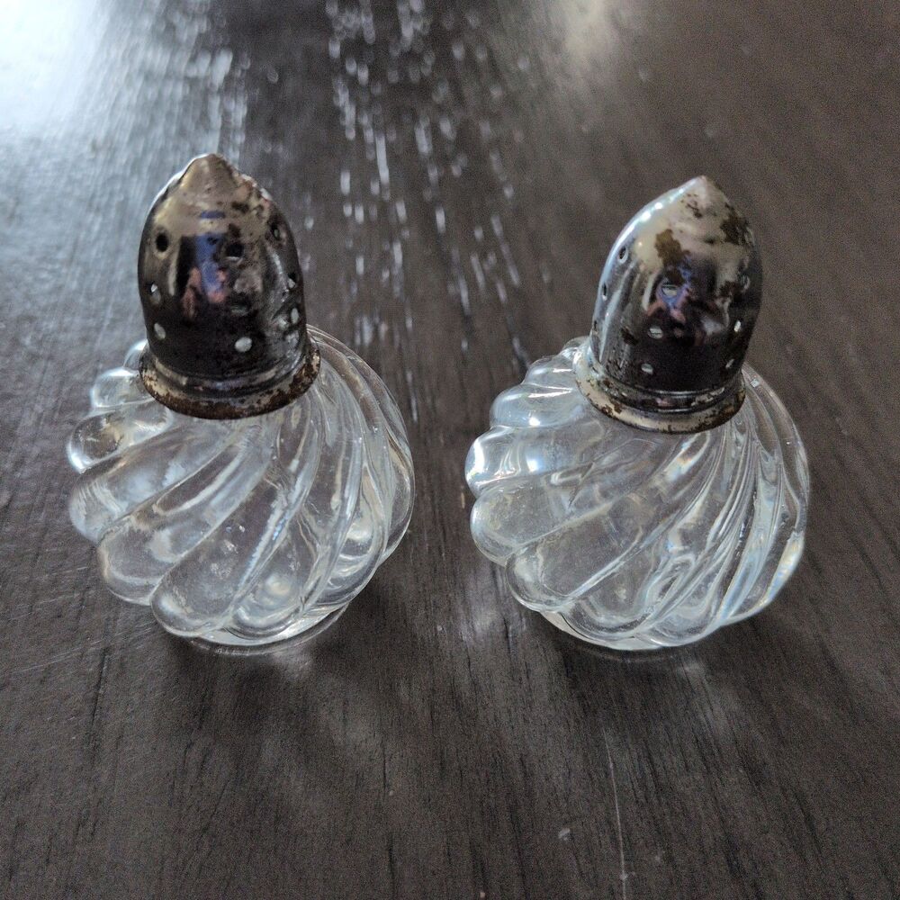 Vintage Irice N.Y. Clear Swirl Glass Miniature Salt & Pepper Shakers